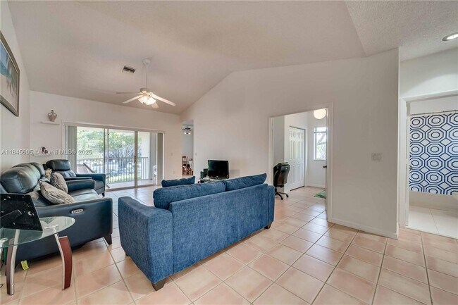 Building Photo - 16332 Malibu Dr