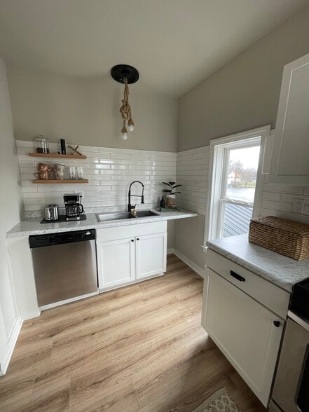 Building Photo - 502 Woodworth Ave