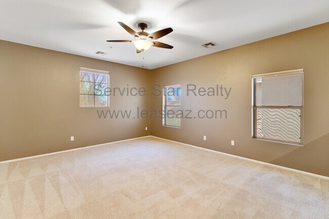 Building Photo - 978 E Corral St