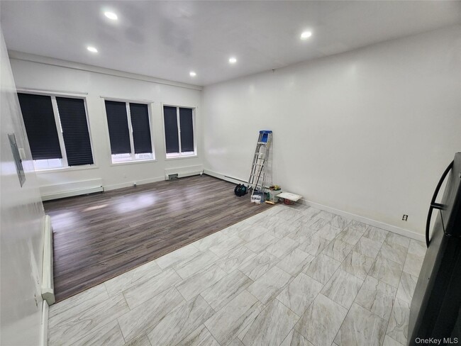 Building Photo - 57 Carpenter Ave