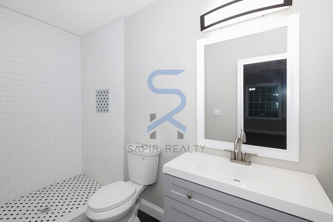 Building Photo - 157 Polar Rock Dr SW