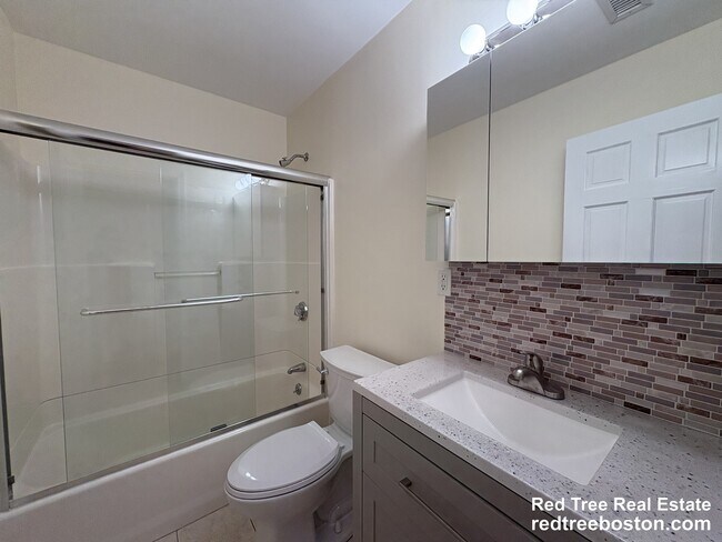 Building Photo - 1801 Beacon St