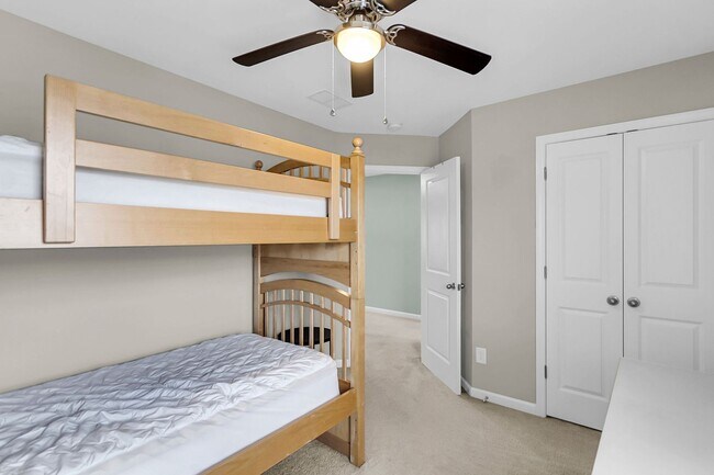 Building Photo - Fully Furnished 3 Bedroom, 2.5 Bathroom Home in Foxbank Plantation