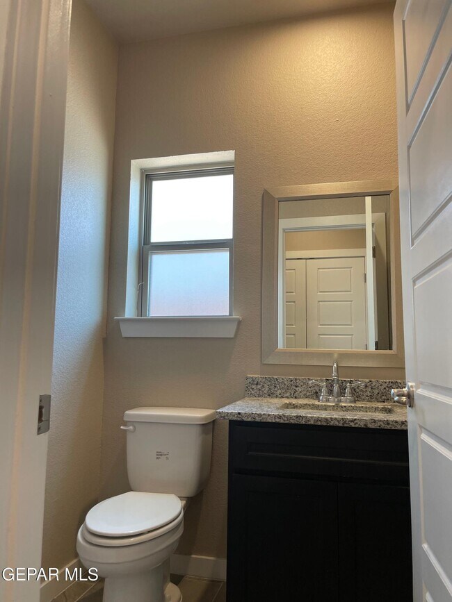 Building Photo - 15117 Design Ct