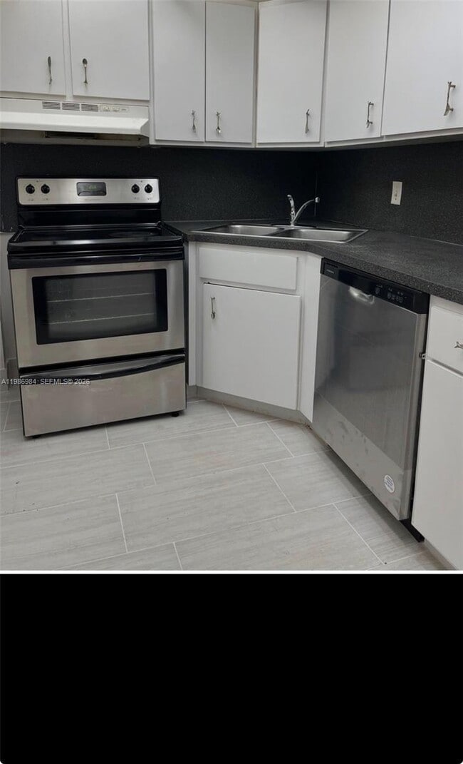 Building Photo - 1251 NE 108th St