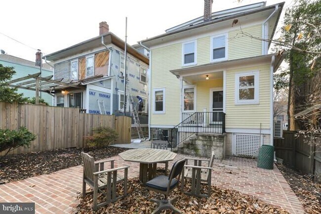Building Photo - 4215 River Rd NW