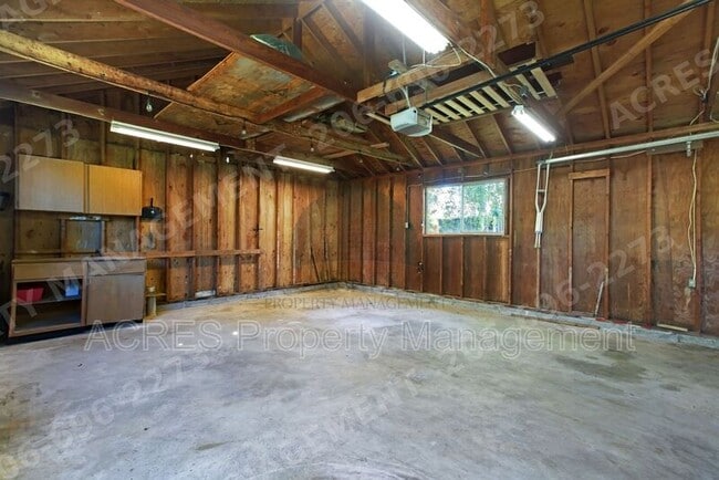 Building Photo - 15446 21st Ave SW