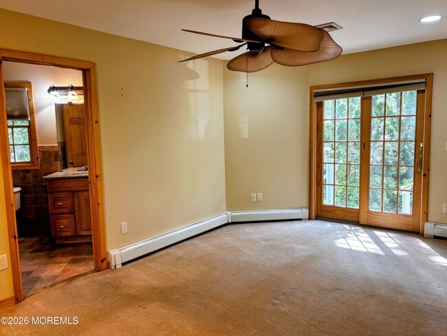 Building Photo - 327 Deerfoot Ln