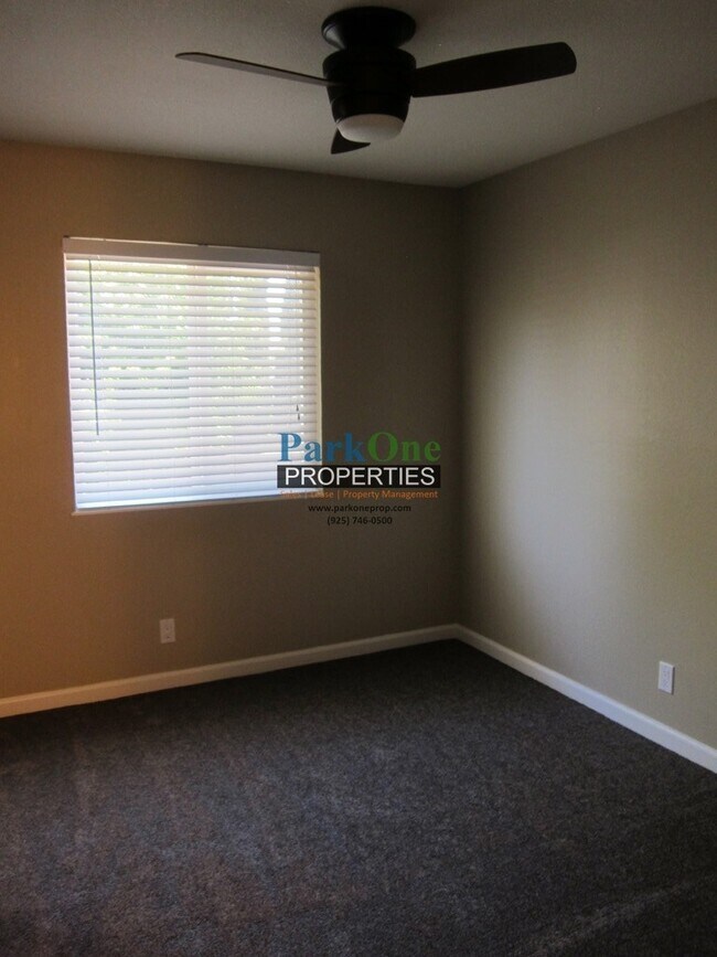 Building Photo - 4 Bedroom Livbermore Home Now Available!