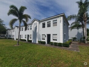 Building Photo - Updated One Bedroom, One Bath Apartment - ...