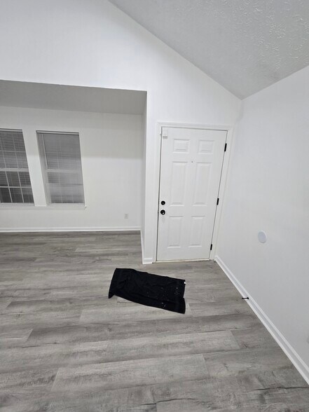 Building Photo - 848 S 23rd St