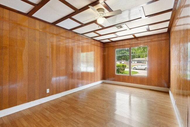 Building Photo - 407 Cicero Ave