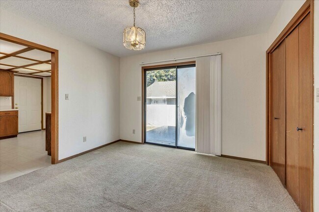 Building Photo - 8929 NE 52nd St