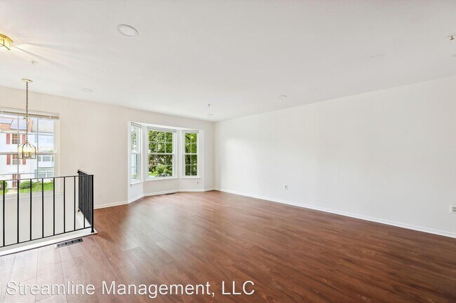 Building Photo - 4 br, 2.5 bath House - 7007 Onyx Ct.