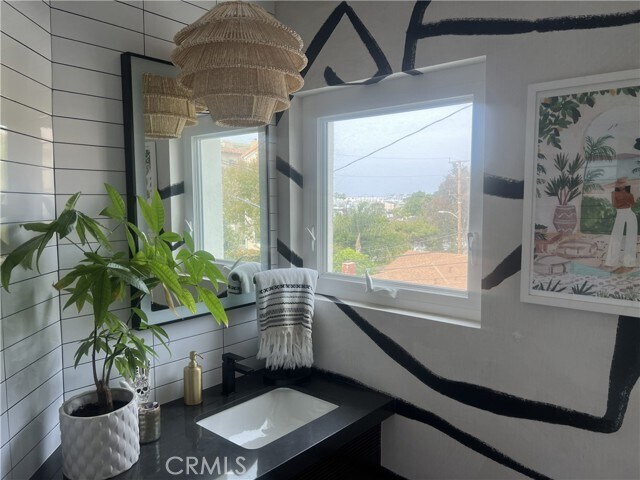 Building Photo - 610 9th St