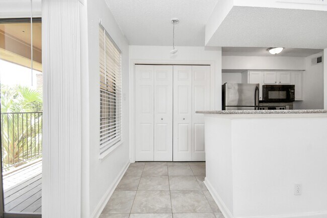 Building Photo - 2300 Old Spanish Trl