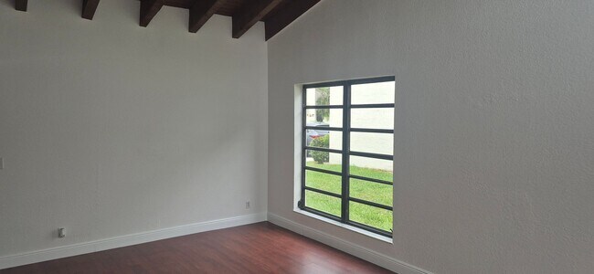 Building Photo - 1145 NW 98th Terrace