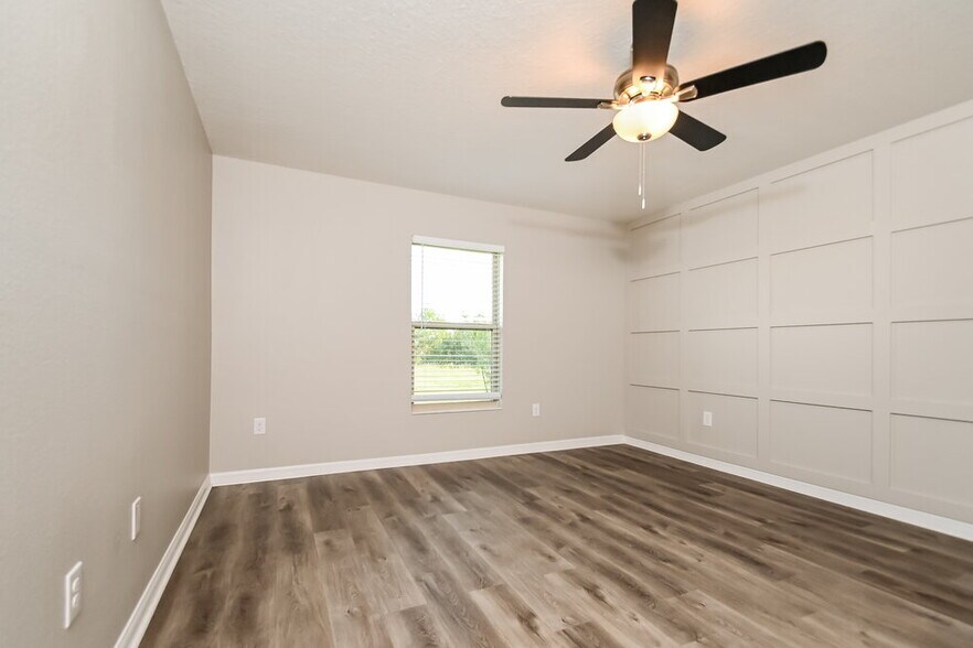 Building Photo - 10419 Carloway Hills Dr