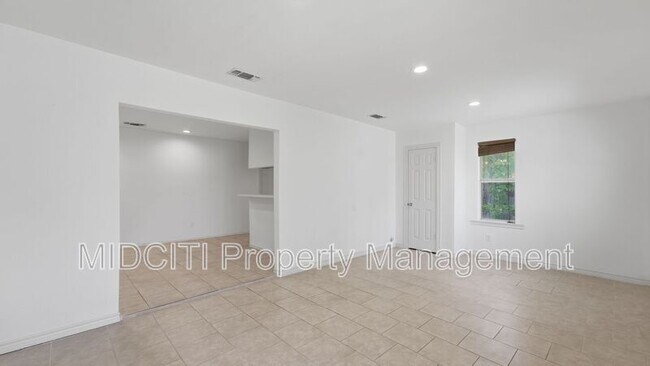 Building Photo - 1233 Hollyhock Ln