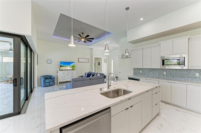 Building Photo - 7161 Manasota Key Rd