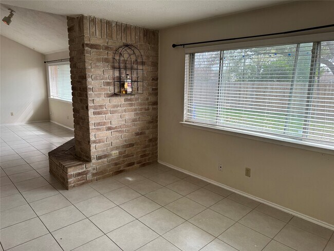 Building Photo - 13123 Chipman Glen Dr