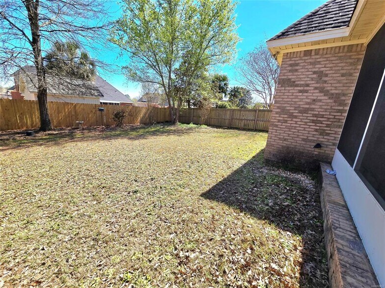 Building Photo - 310 High Pt Rdg