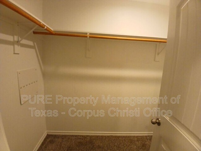 Building Photo - 7610 Rustler Ln