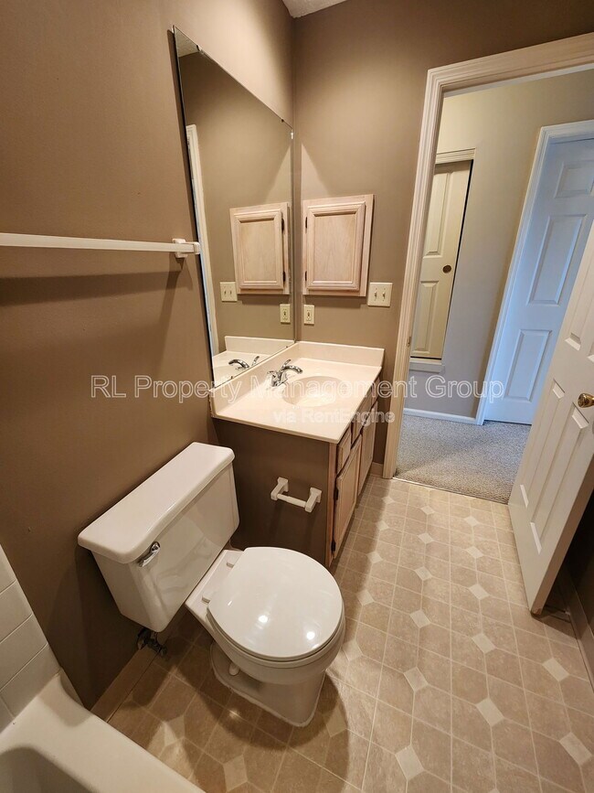 Building Photo - 3437 Fishinger Mill Dr