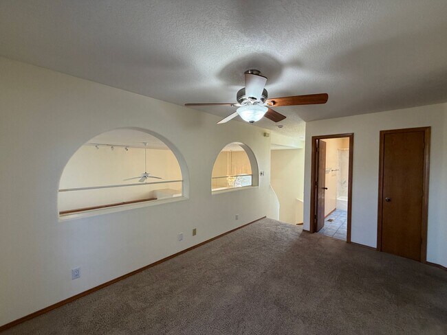 Building Photo - 9600 Allande Rd NE