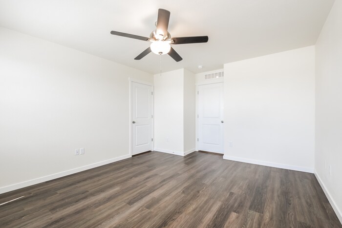 Building Photo - 13423 Oneida Ln