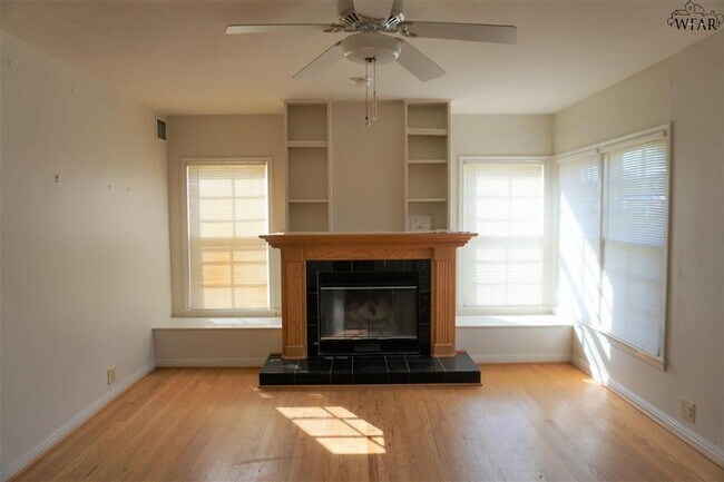 Building Photo - 1681 Woodrow Ave