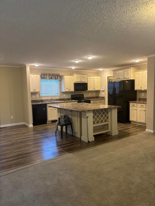 Building Photo - 205 Joy Rd