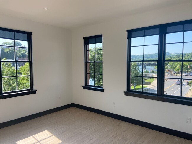 Primary Photo - Stunning views from SE corner 2-bedroom ap...