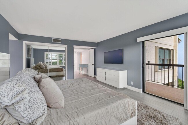 Building Photo - 372 Golfview Rd