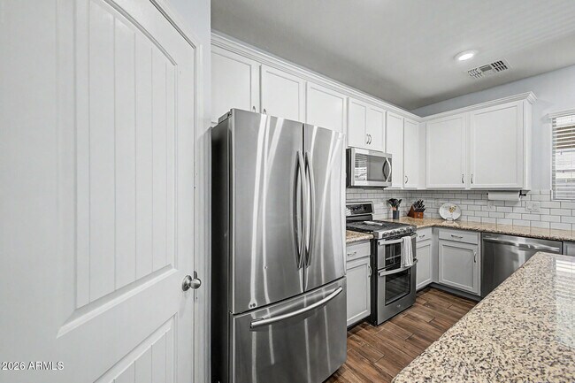Building Photo - 17153 W Butler Ave