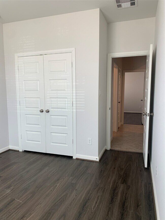 Building Photo - 18807 Fulvetta Haven Way