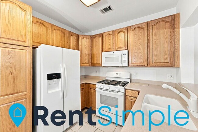 Building Photo - 13890 Chelmsford Dr