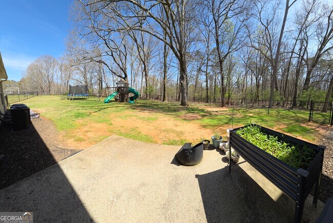 Building Photo - 1121 Vanessa Ave