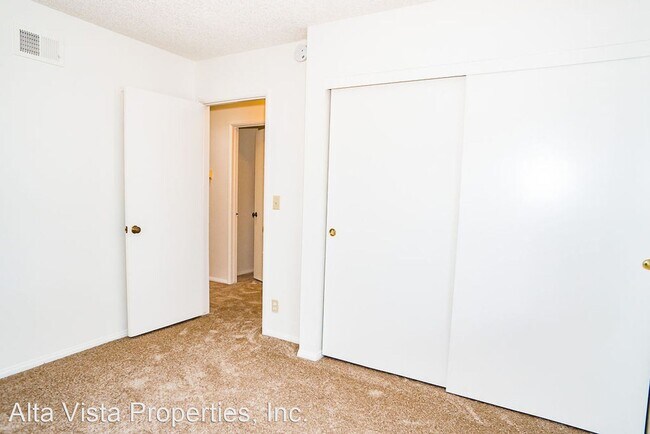 Building Photo - 4 br, 2 bath House - 5404 Coral Reef Ave.