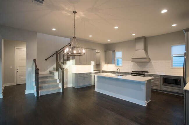 Building Photo - 3018 Sunridge Dr