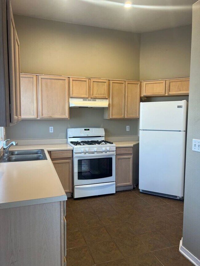 Cute 2 Bedroom 2 Bath Home in Donner Springs 3138 Winter Rose Cir