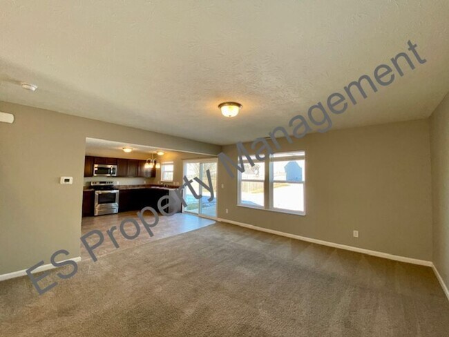 Building Photo - Beautiful 4 bedroom, 2.5 bathroom home in Ingalls- Prairie Hollow Community