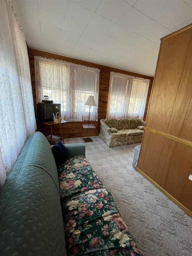 Building Photo - 8 Nancy Ln