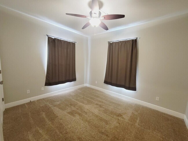 Building Photo - 2508 Goldenrod Wy