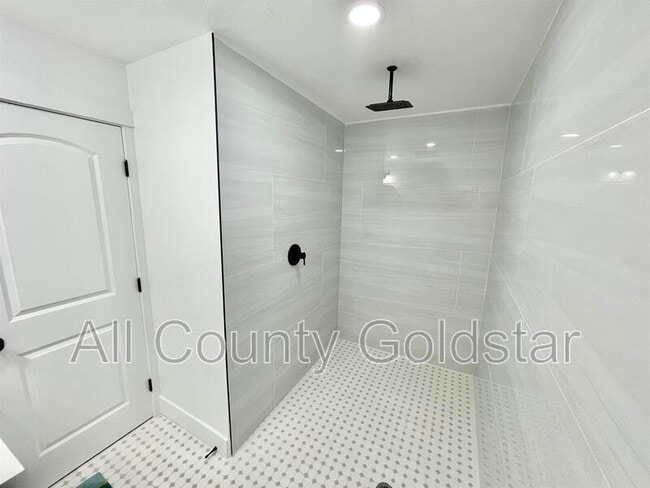 Building Photo - 4128 Durant St