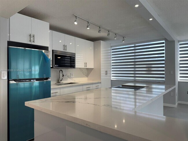 Building Photo - 1300 NE Miami Gardens Dr