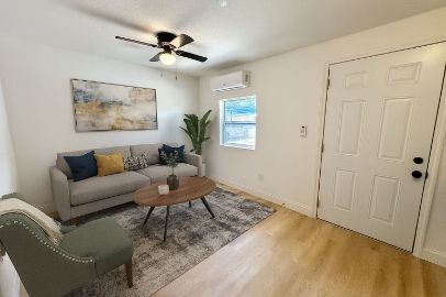 Building Photo - 4605 N Hubert Ave