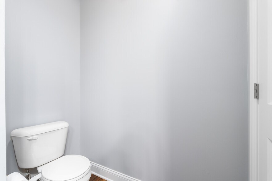 Building Photo - 243 Parkgate Ct