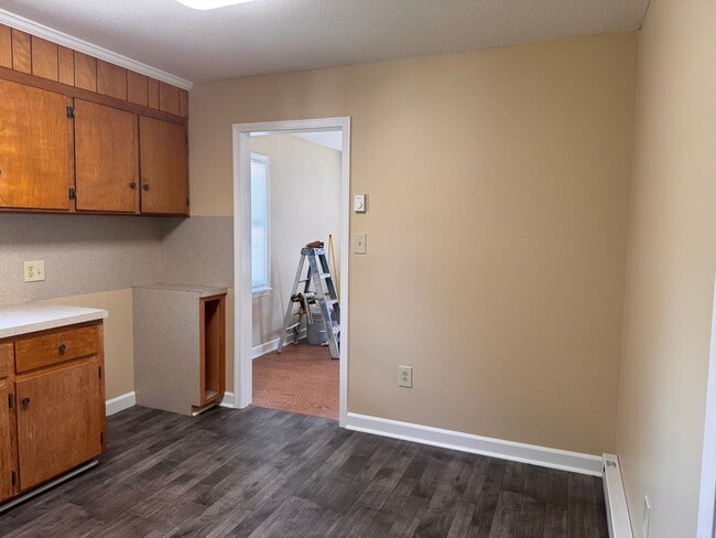 Building Photo - 915 Pine Cir Dr