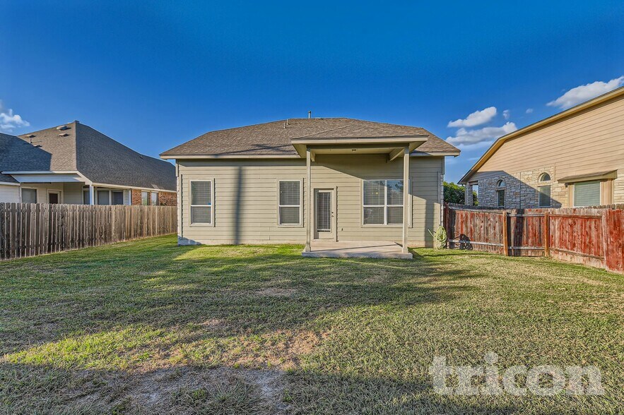 Building Photo - 257 Verano Dr